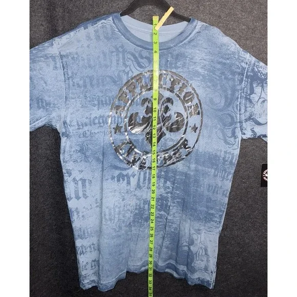 AFFLICTION Tee Live Fast Fleur de Lis T-shirt Short Sleeve Blue Black White Aop - Picture 8 of 9